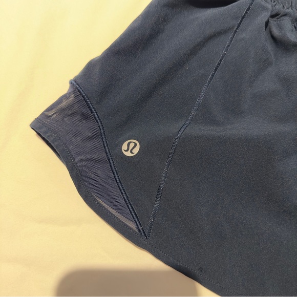 Lululemon Hotty Hot II Low-Rise Lined Short 2.5” Size 8 Reg True Navy Blue NWOT - Picture 6 of 14